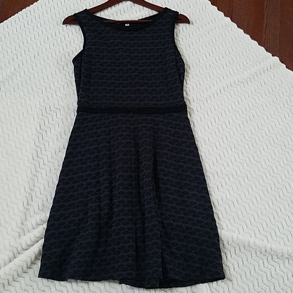 ⚡WEEKEND FLASH SALE⚡ Max Studio Sleeveless Dress